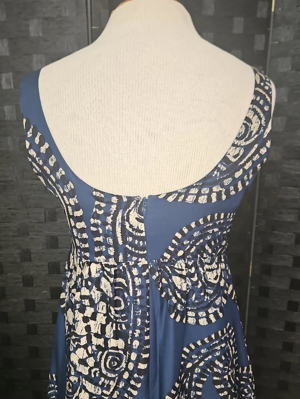 Michael Kors Silk Navy and Cream Sleeveless Midi Dress Size 2